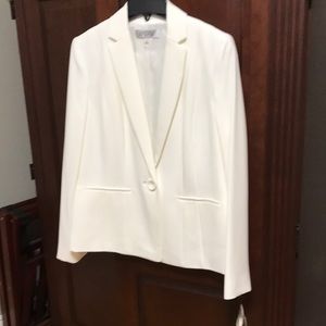 NWT beautiful Kasper winter white blazer. Size 10.